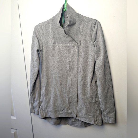 Lululemon Belle Wrap Sweater Gray Color Size 2 Pockets Style Number: W4ADXS - Picture 2 of 16